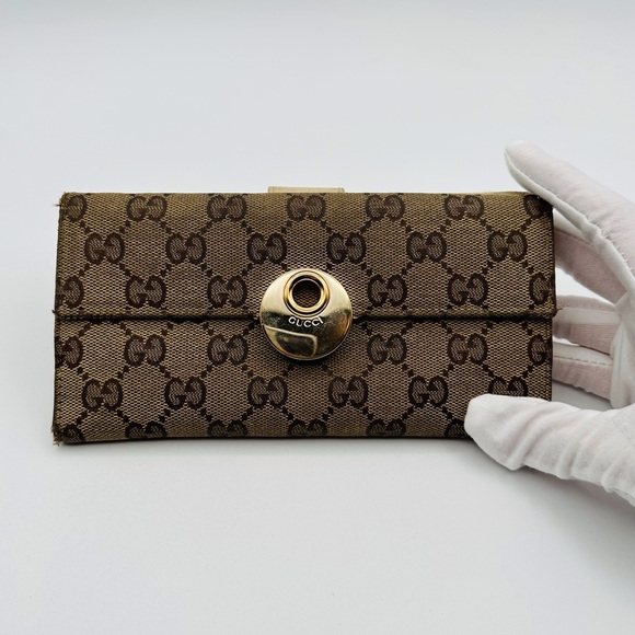 Gucci Gold Snap Monogram Wallet - Picture 1 of 12